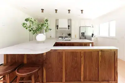 Image de Safe, Spacious & Walkable! Family & Pet Friendly - Fully Stocked! Fenced Yard.