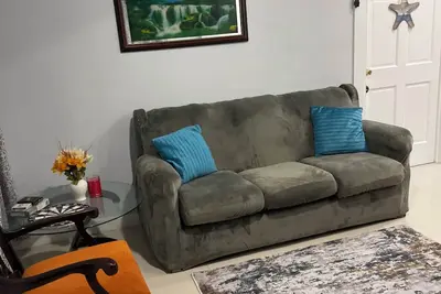 Image de Cozy air conditioned 2-bedroom apartment in charming Charles Town community.