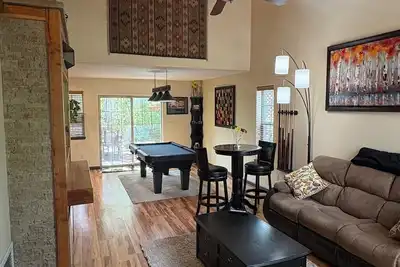 Image de 2-bedroom house w/ fitness room, pool table, pong, hot tub in marvelous Durango