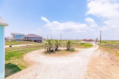 Image de Beachfront l Free Cancellation l Fenced Yard