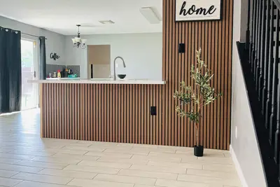 Image de King suite- great getaway with coffeeBar-MovieRoom & lots of space at CasaTowers