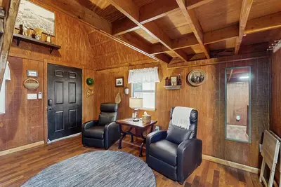 Image de In the heart of Tampa, rustic and convenient with Ac, Wifi and close to stadiums
