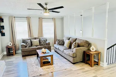 Image de Home away from Home                    Spacious 5-bedroom house in Douglasville