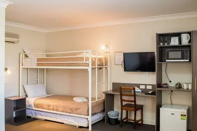 Image de Lilac City Motor Inn 1 Room Family 8