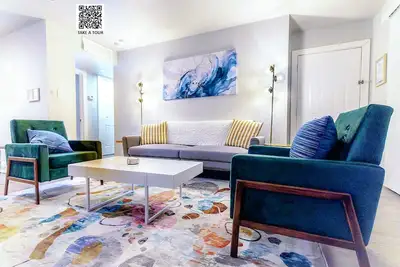 Image de \"The Haven\" - Modern Cozy 2br/1b\n2BR - 1 King Bed, 2 Double Bed