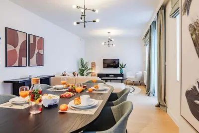 Image de 2br Apt Near Nato & Eu