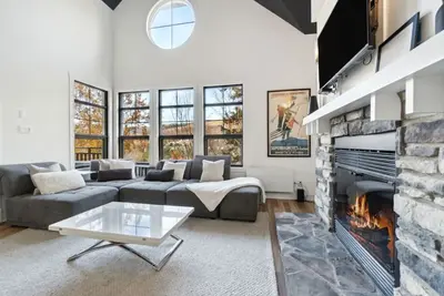 Image de Les Eaux: Luxe Mountain View Condo + Private Sauna