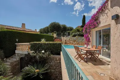 Image de Villa climatisée avec piscine et jacuzzi 3 chambres/6 personnes - Vallauris