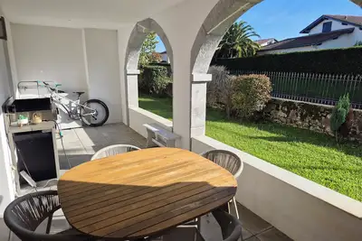 Image de T2 avec terrasses et parking proche plage