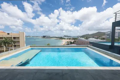 Image de Beach Front 2 Bed Condon C1. 1 with Sea View and Private Pool! !