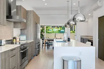 Image de Spacious 4br Retreat | Deck & Grill | Close to Dt