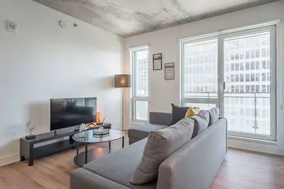 Image de Downtown Montreal 1br | Sleeps 4