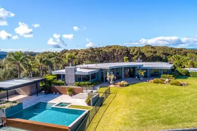 Image de Chardy Ridge by Stay Waiheke