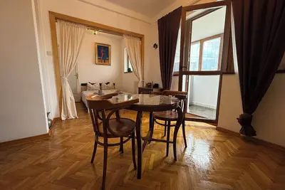 Image de 2 minutes to the Victoriei - One bedroom apartment near Ateneu Bucharest
