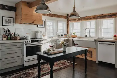 Image de Luxe Gabel Farmhouse | Fire Pit & Country Views