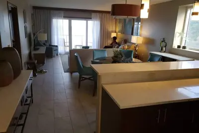 Image de 3-Bedroom  2 Bath condo on beautiful Dawn Beach, Pool, restaurant, fitness room