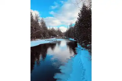 Image de Chalet - Havre au bord de l'eau\nFoule d'activités autour à toutes les saisons