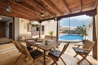 Image de Vacances 'El Chocito' avec Piscine Privée, Wi-Fi et Climatisation