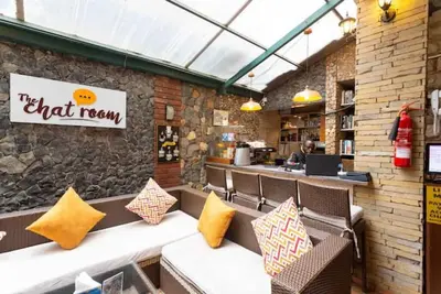 Image de Alba 1br Retreat with Pool & Gym near Yaya Center.