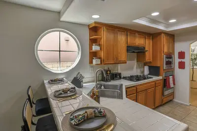 Image de Residential Retreat near Magic Mountain, Pet-Friendly