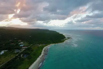 Image de 6-bedroom half house in Duncans Bay with Ac, Security and manager on duty 24/7