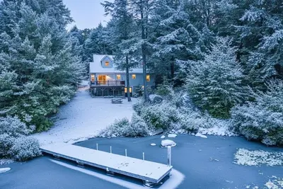 Image de Lakeside Escape - 4br/2ba Retreat 2hrs from Boston