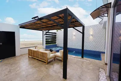 Image de Luxury Beach Condo, Jacuzzi, Pool, Brand New