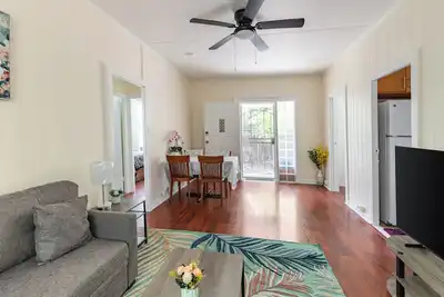 Image de 3br House Walk to the Beach&Malls Free Parking!