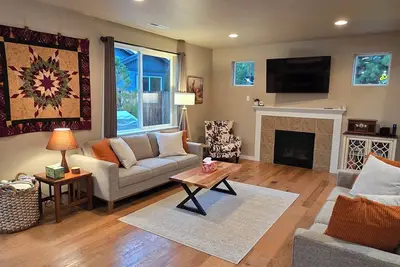 Image de 2 min to Downtown Sisters, Family Friendly, Xbox, Game Rm, Outdoor Patio w/ Bbq,