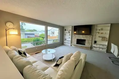 Image de Bright and Modern 3-bedroom House in Seattle with Backyard Oasis