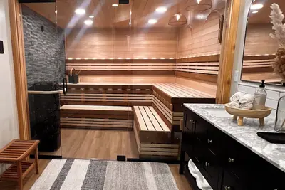 Image de Luxury Family Stay + Sauna • Hot Tub • 20 min to World-Class Skiing