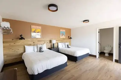 Image de Double Queen Bedroom_Western Themed_Bryce Canyon