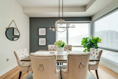 Image de Oakville Bright&Airy 4-Bdrm Home! Close to Highway 403&Qew!