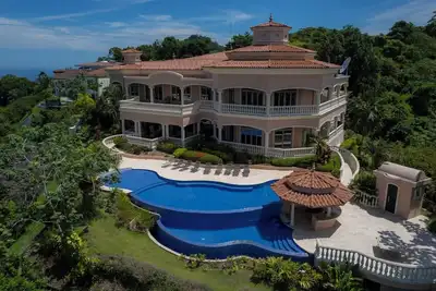 Image de Casa Garmus 10 bdrs ocean views in Los Suenos