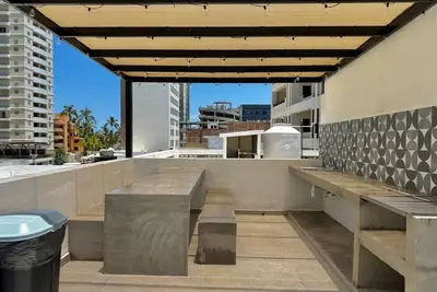 Image de Loft Steps from the Beach By PartnerHostRentas