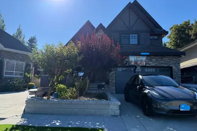 Image de 4 bedroom 2 kitchen 2 living rooms. Sleeps 12 people.