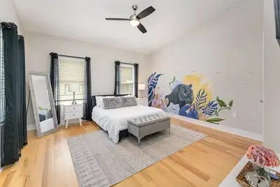 Image de Unique Uptown Charlotte Oasis | Walk to Boa, Convention Center, & Uptown Attractions | Pet Friendly!