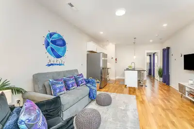 Image de Unique Luxury Uptown Suite | Walk to Boa & Convention Center | Pet Friendly | Hornet Themed Oasis!