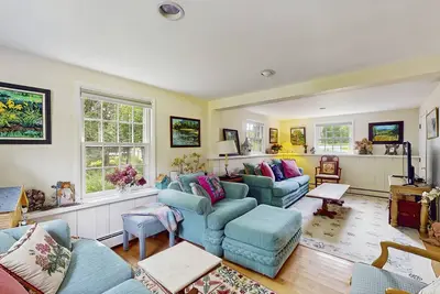 Image de Cozy house w/ pond views, partial a/c, patio w/ outdoor dining, lawn, w/d, wifi