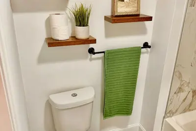 Image de 3 Bedroom Modern Stay-Close to Newark Airport, Nyc & Shopping