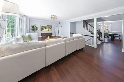 Image de 4-bedroom townhome in Alexandria with Game Room