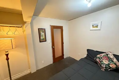 Image de Downtown Private 2 Bedroom Independent Suite