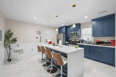 Image de Cozy 2-Story Loft Apt: Hot Tub, Grill, Arcade, Ewr in 10 min, Nyc in 25 min