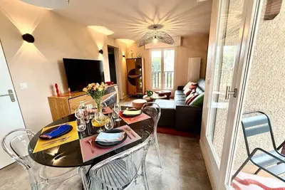 Image de \"Le Prisme\"- Au coeur de Cabourg