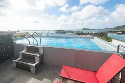 Image de Beach Front 4 Bed Condon D2. 1 with Sea View and Private Pool! !