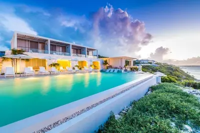 Image de Exceptional Villa w/ Terrace Overlooking Stunning Ocean Horizons