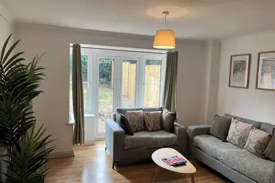 Image de Central, Modern, Entire 3 rooms, 2. 5 baths house