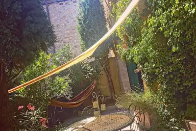 Image de La maison près de la fontaine / Spa intérieur / Wi-Fi Thd