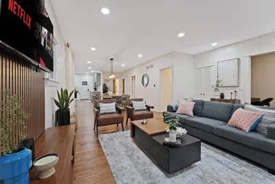 Image de Newly Remodeled Home w/ Game Room & Amazing Yard