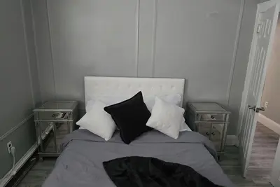 Image de Amazing 2-bedroom home away from home next door to Newark International Airport.